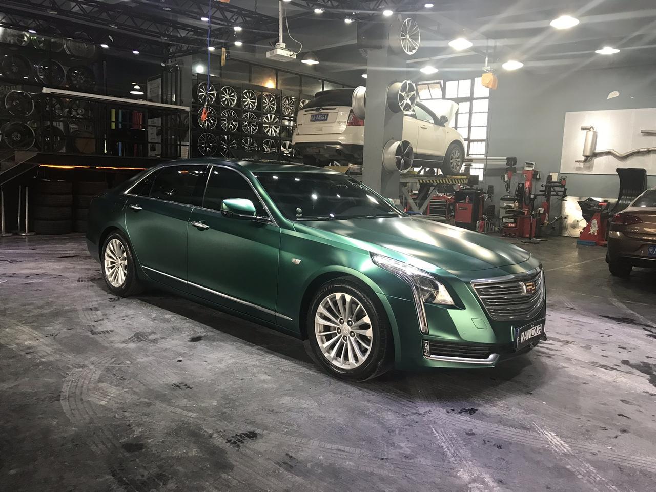 凯迪拉克ct6改色贴膜电光祖母绿