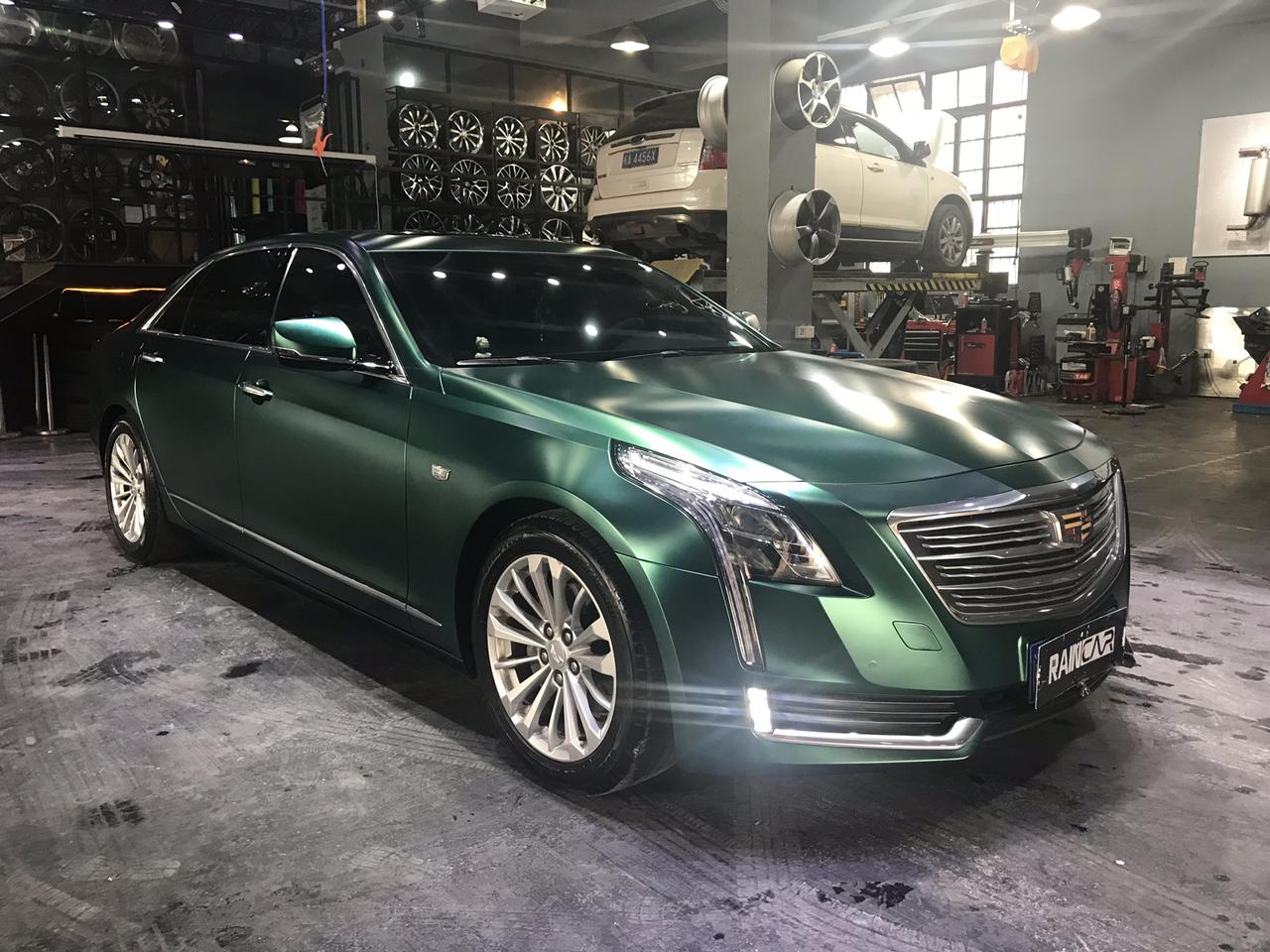 凯迪拉克ct6改色贴膜电光祖母绿