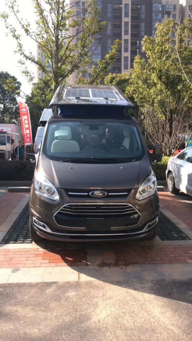 休旅车新车下线:福特途睿欧系列旅行家款功能齐全可下地库,商旅