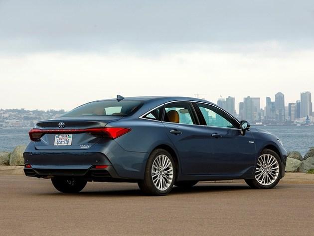 丰田avalon亚洲龙国内预售价格公布了2227万明年3月份上市前期推出25l