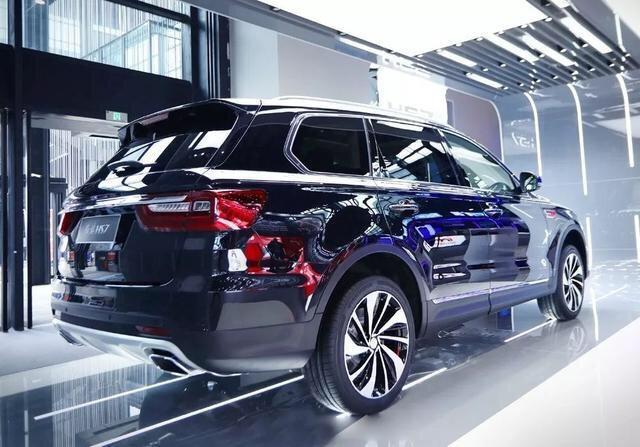 国产车的骄傲!红旗hs7 新车定位中大型全尺寸suv,尽管现