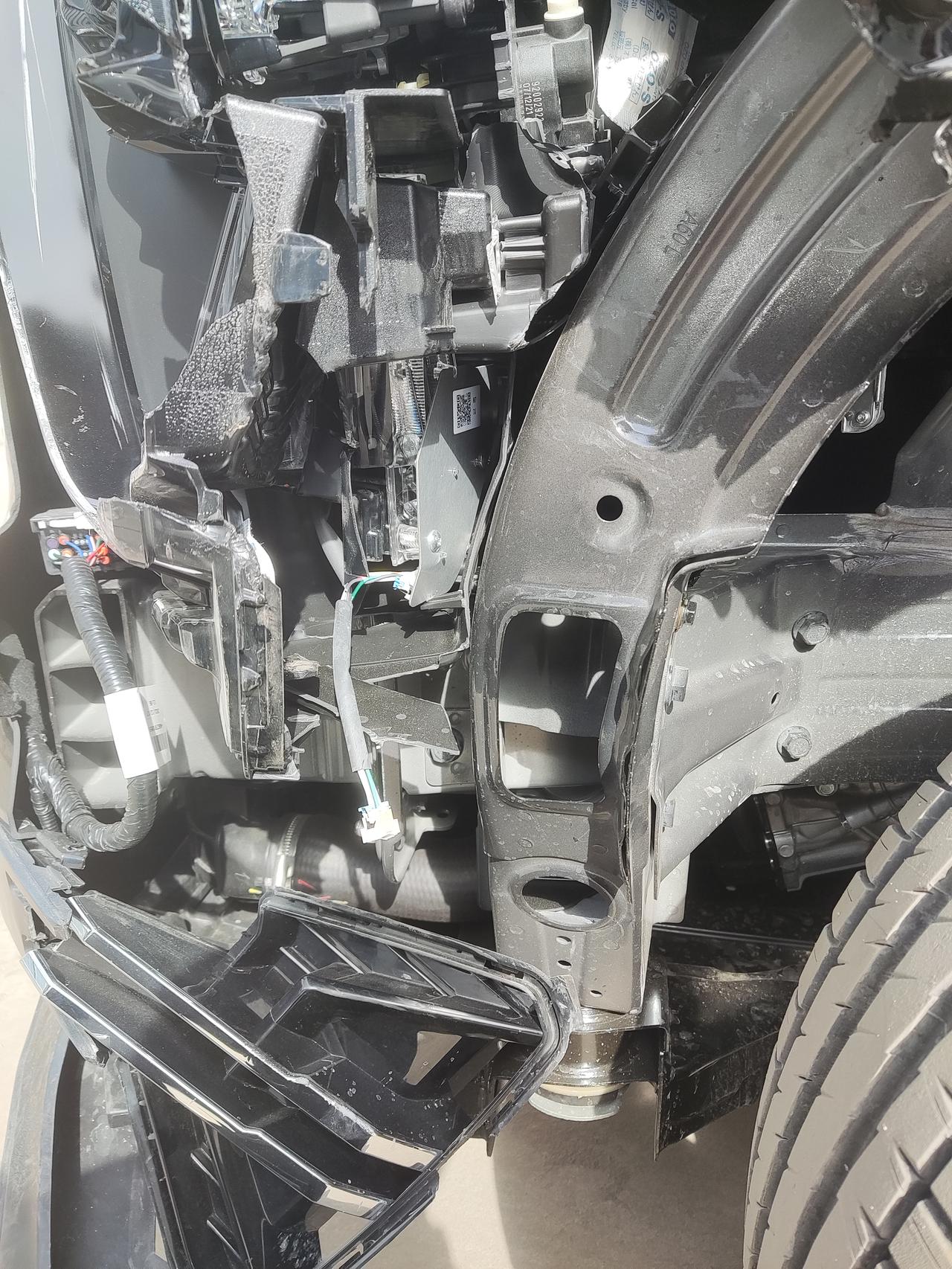 去4s店看到一台事故gs8_传祺gs8车友圈_懂车帝