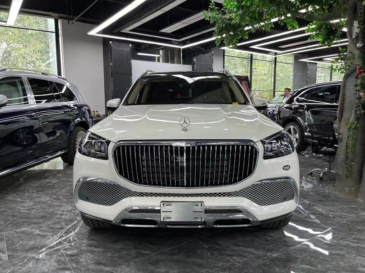 稀缺白色迈巴赫gls600