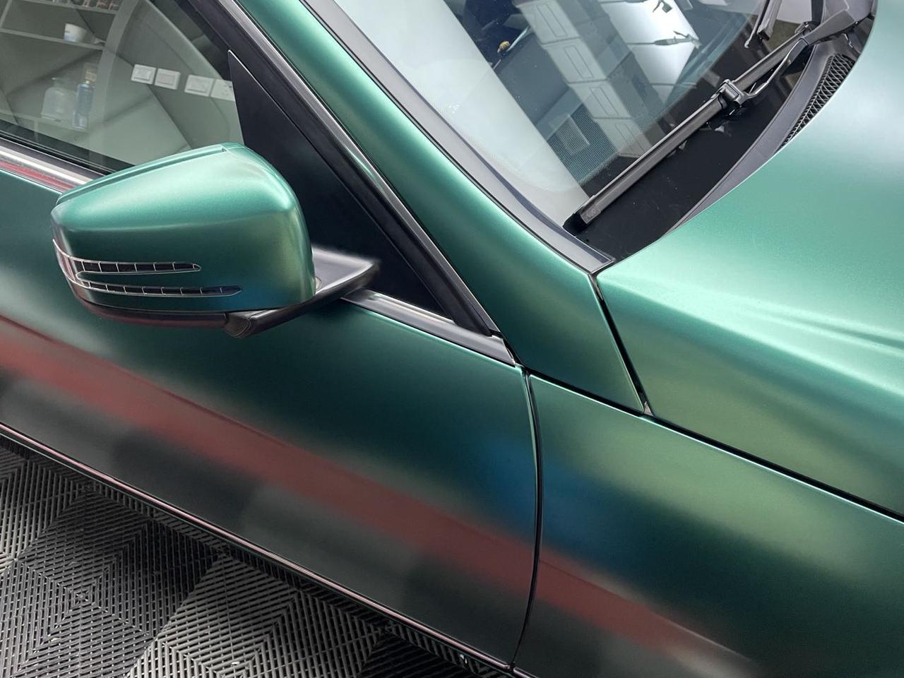 电光祖母绿改色案例_奔驰c级车友圈_西安酷客汽车贴膜_懂车帝