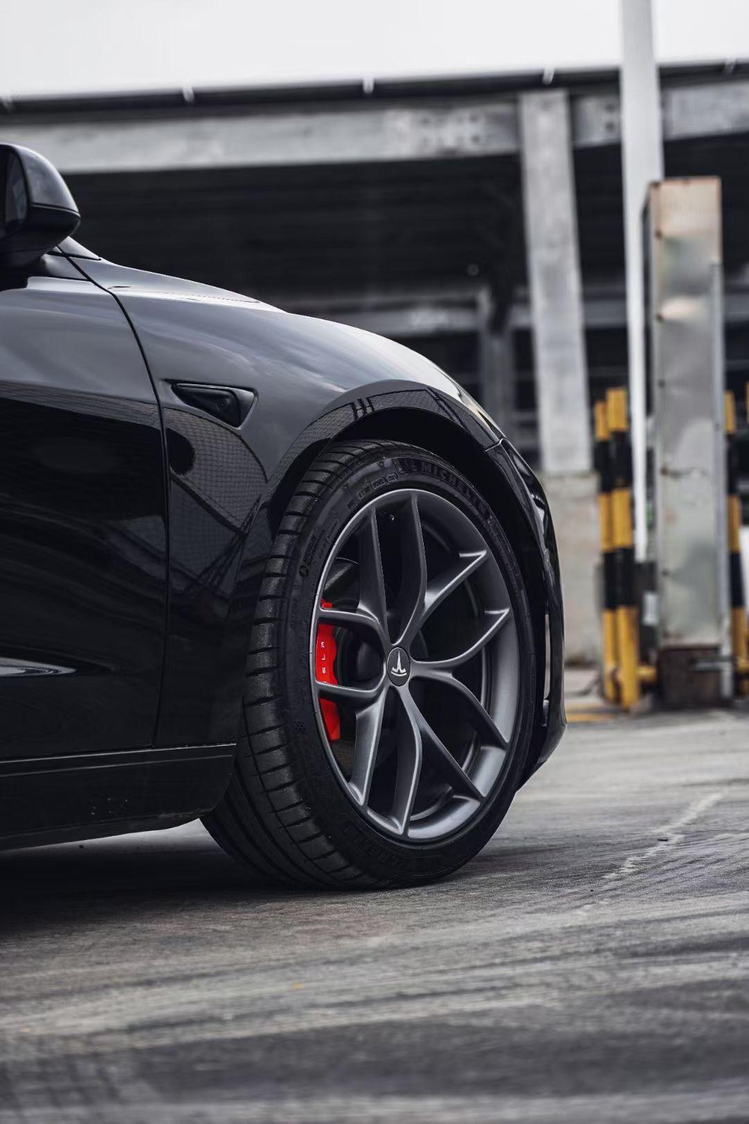 特斯拉3p红色卡钳好耀眼_model y车友圈_懂车帝