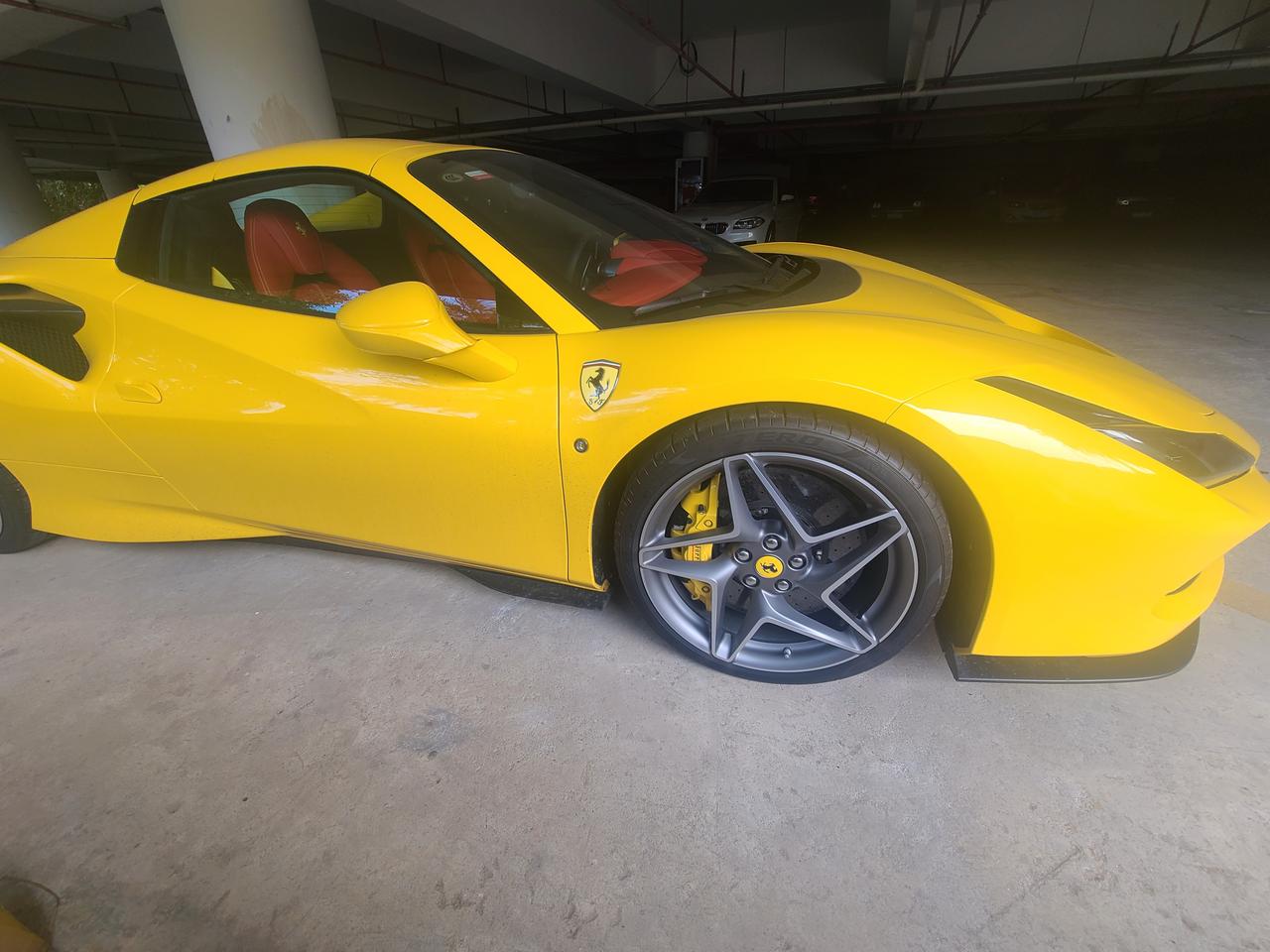 法拉利跑车_捷达vs5车友圈_宇哥说车1_懂车帝