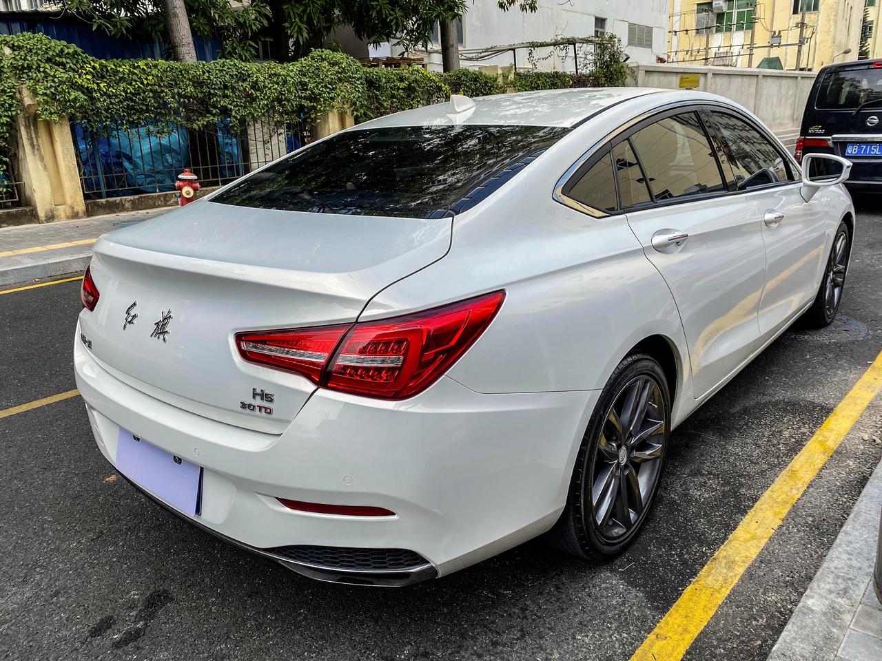 红旗h518款30td智联韵动版