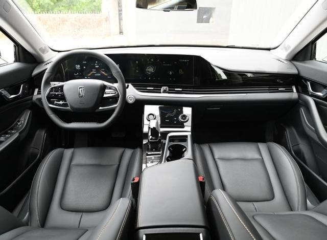 一汽奔腾b70内饰