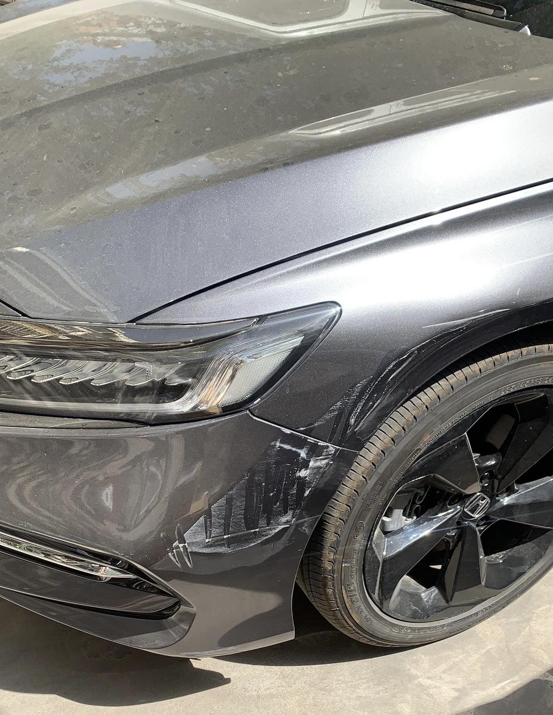 兄弟们爱车被刮蹭请求援助0505