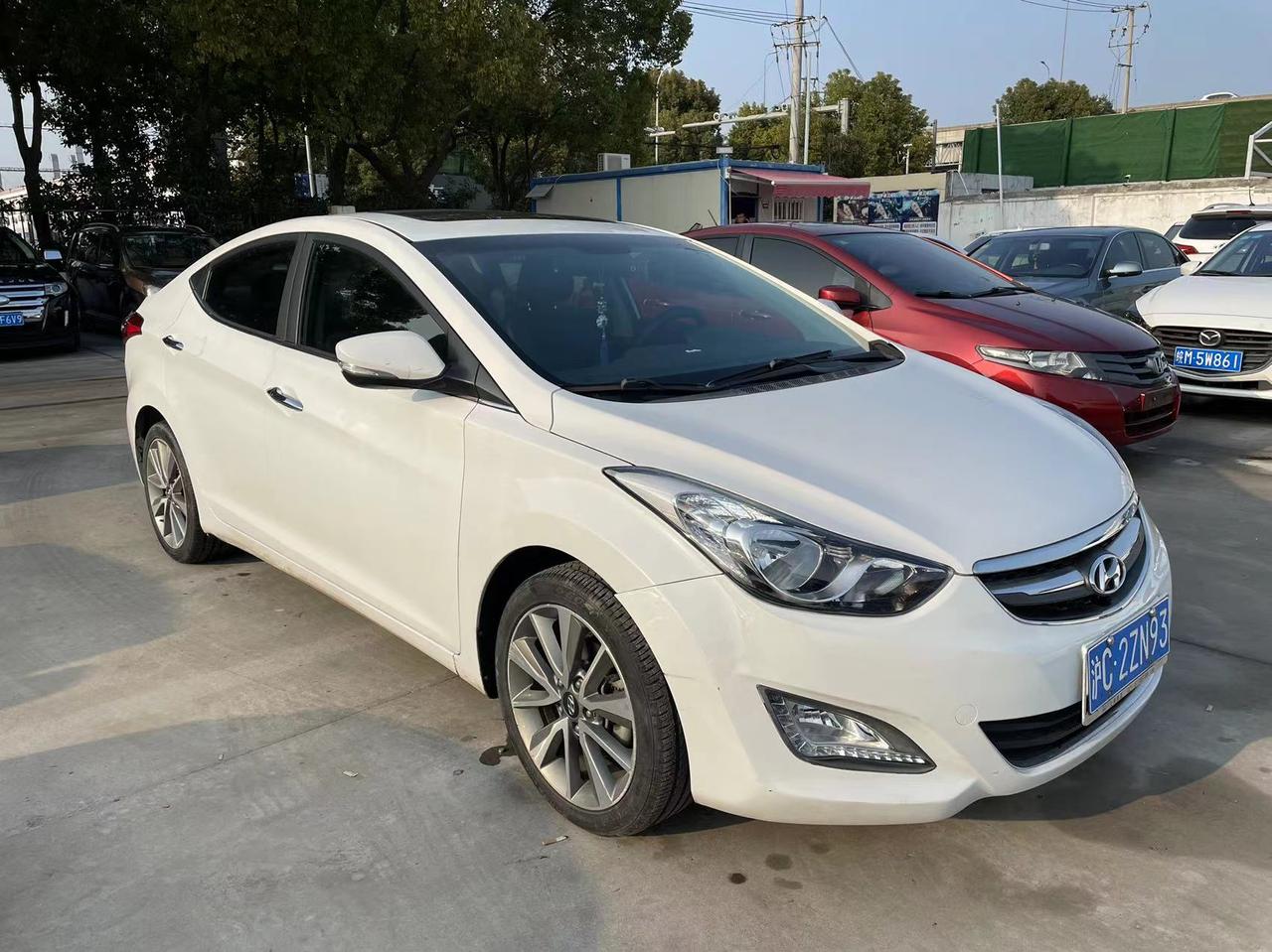 16年现代朗动16l自动尊贵个人一手车况原版