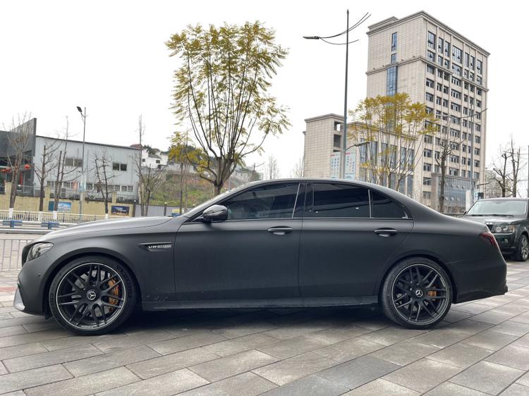 真正的西装暴徒amg e63s_奔驰e级amg车友圈_懂车帝