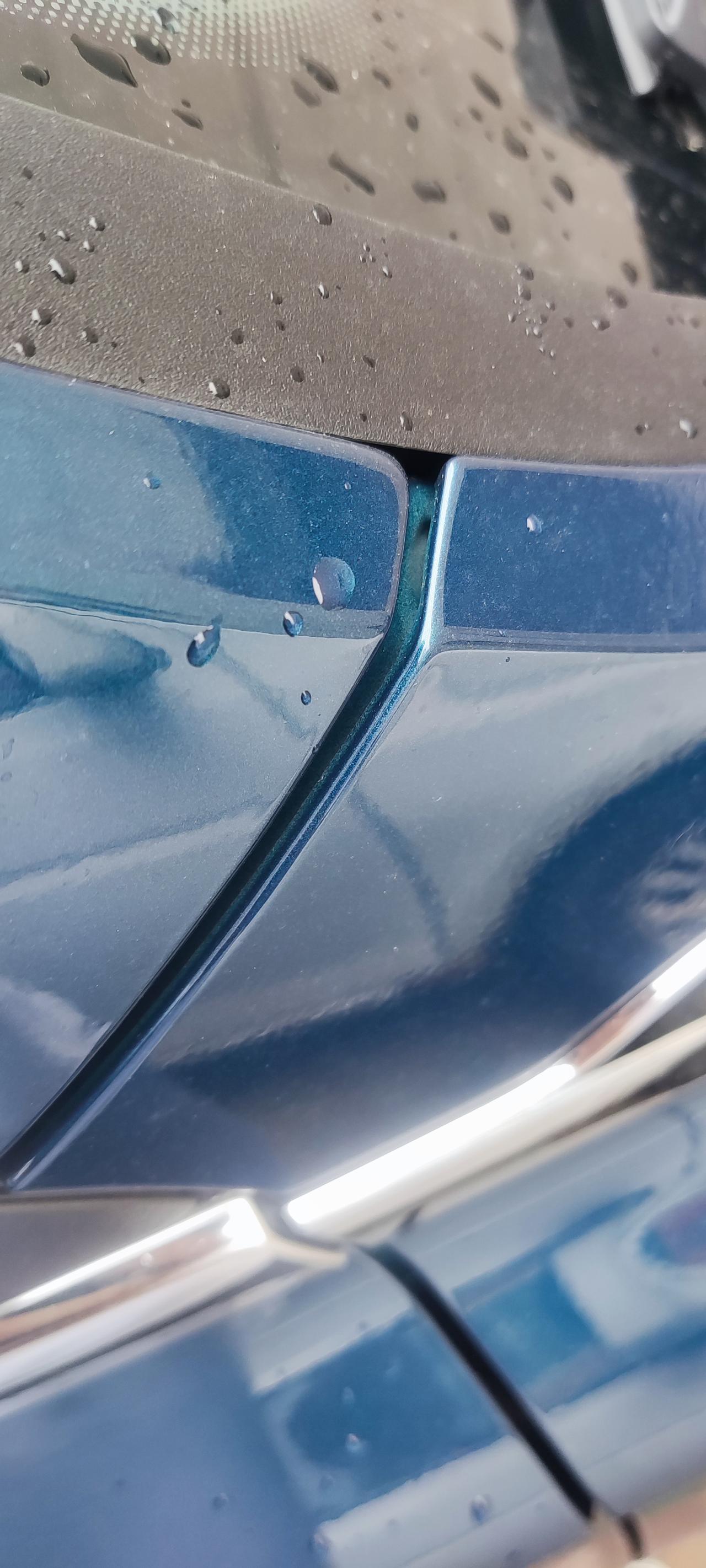 a柱喷涂不完整有瑕疵