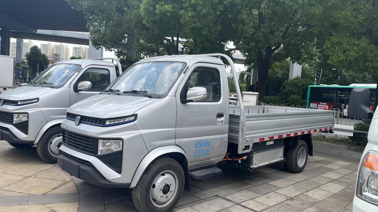 吉利远程锋锐纯电小卡:仓栅,厢货,平板67 绿牌小卡,装卸方便