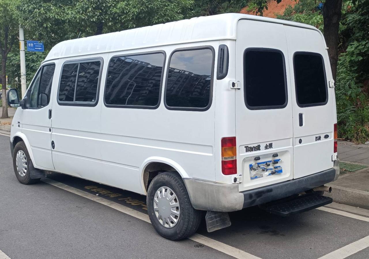 13年9月全顺加长版,6座蓝牌,柴油五十铃发动机,2个保险