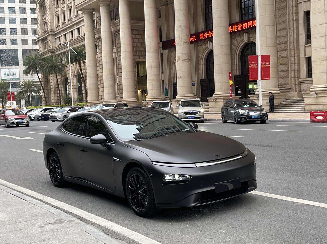 小鹏p7小姐姐黑化黑武士