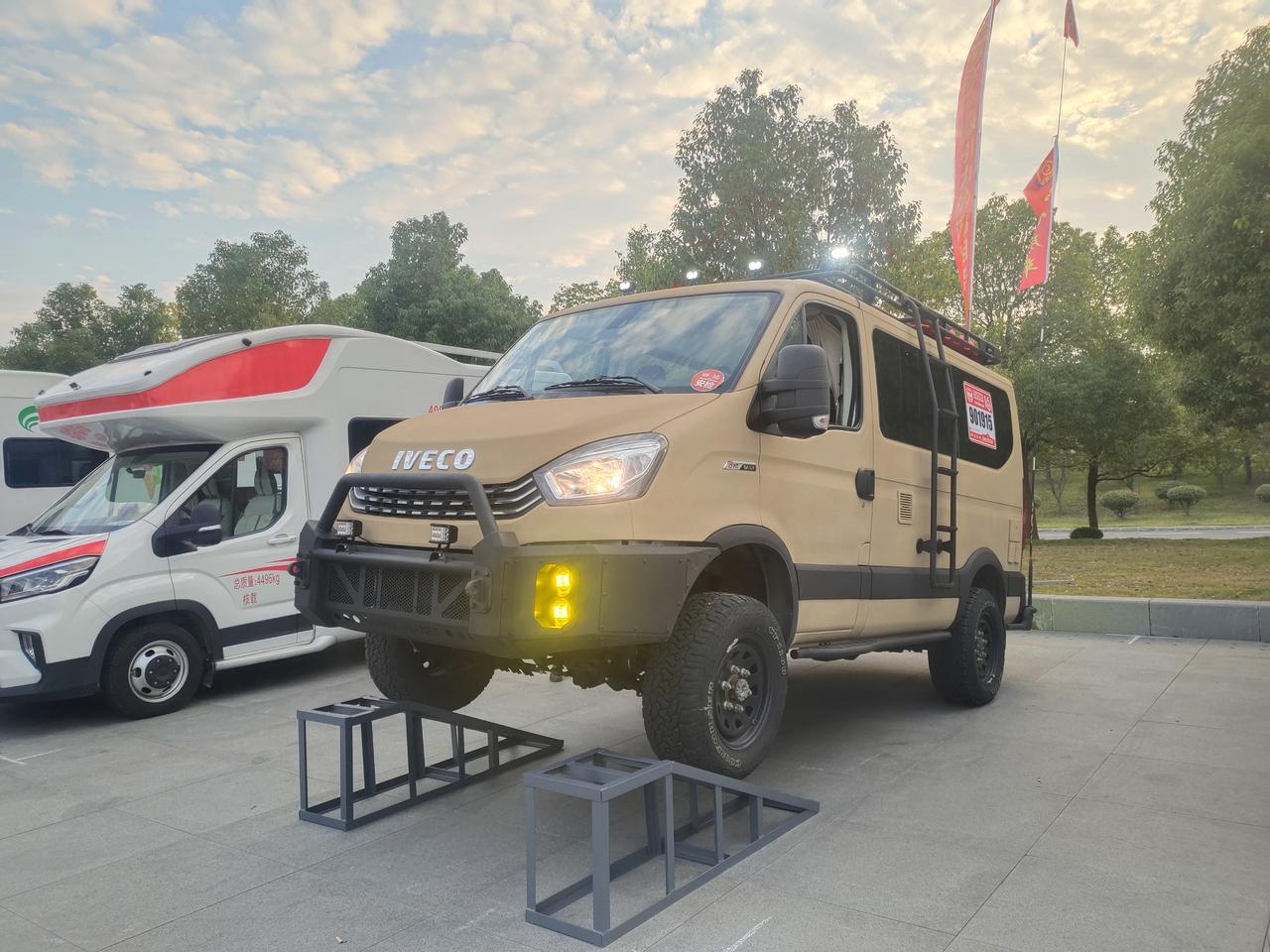 四驱越野房车依维柯欧胜