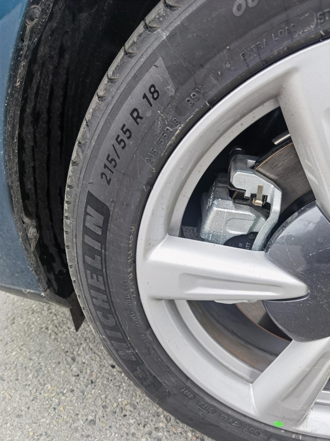 验证了可以换21555r18的轮胎