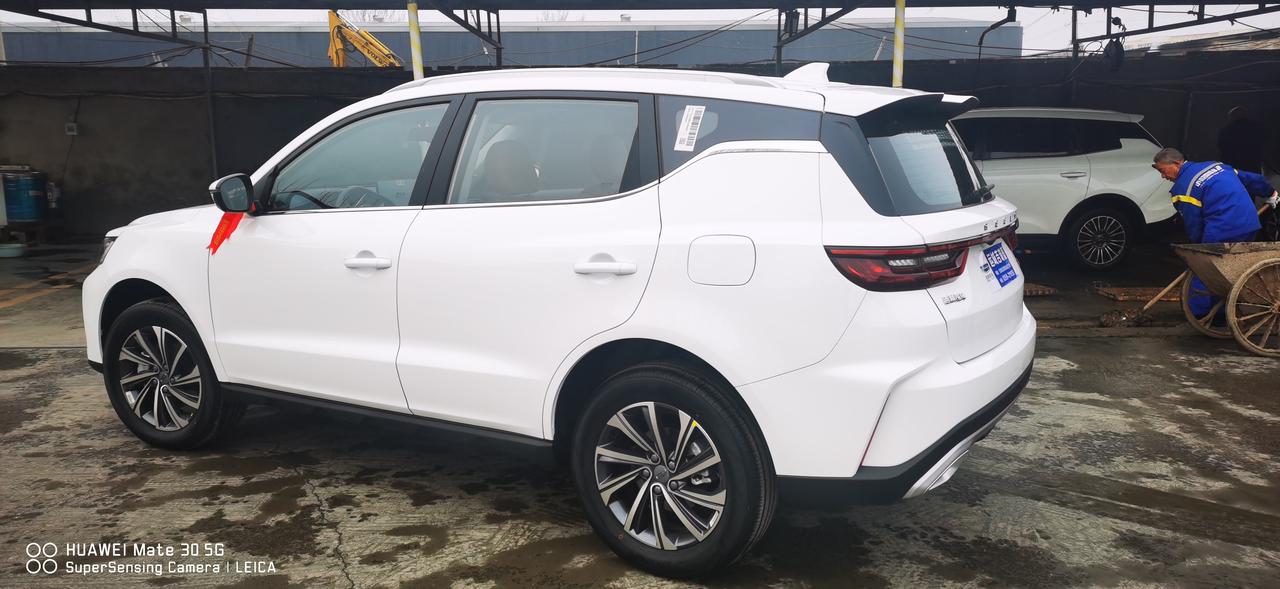 2021款吉利远景x614t自尊