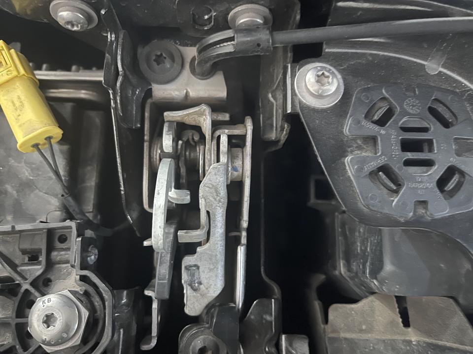 荣威550引擎盖锁结构图图片