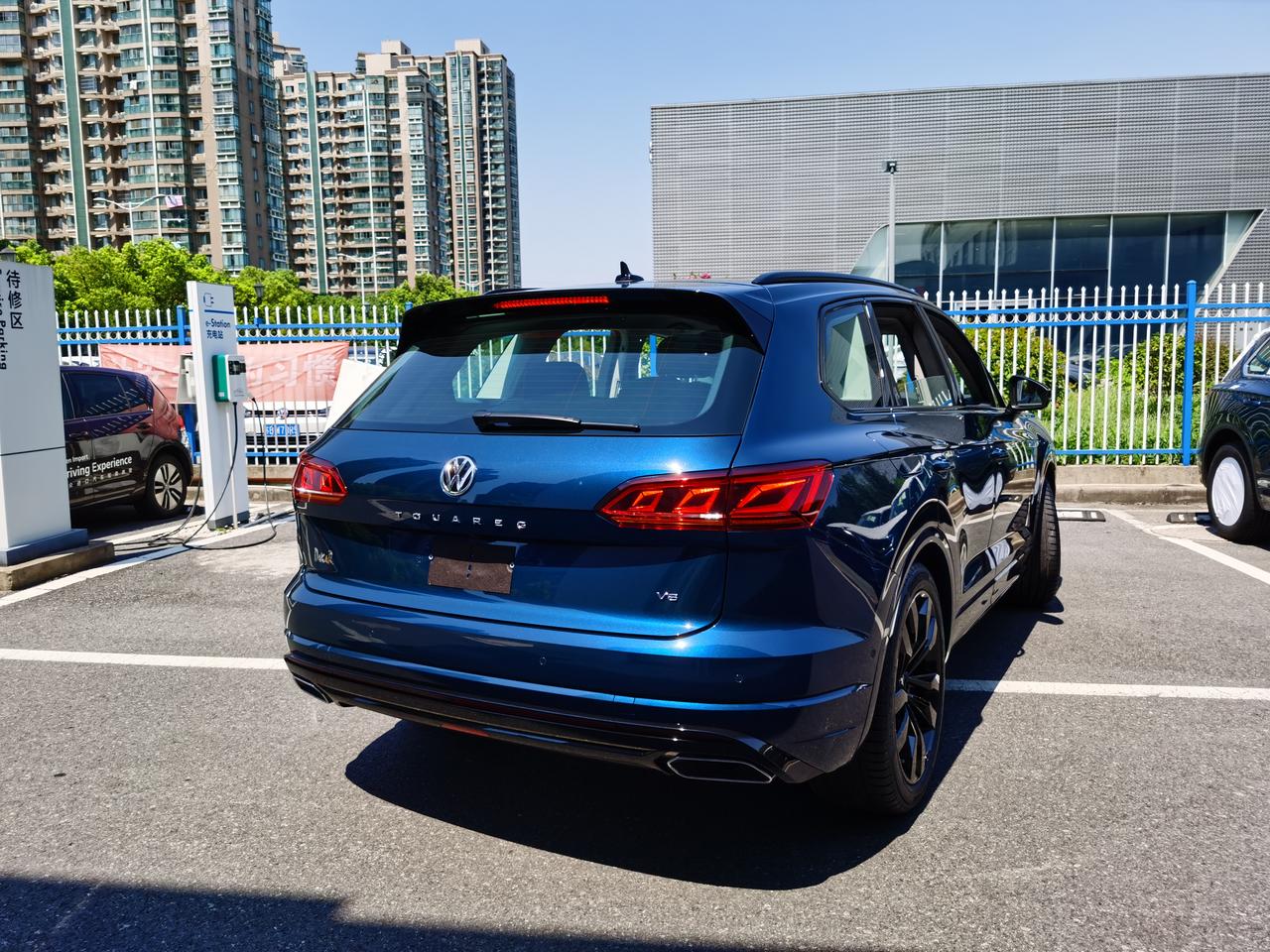 皓夜蓝最美的一面风景_途锐车友圈_懂车帝