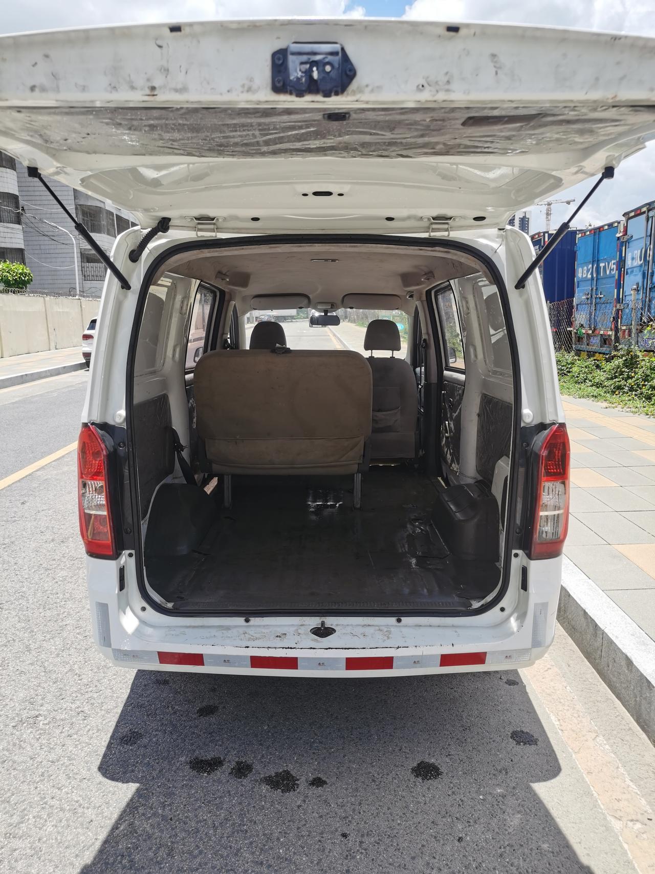 五菱荣光v货运版