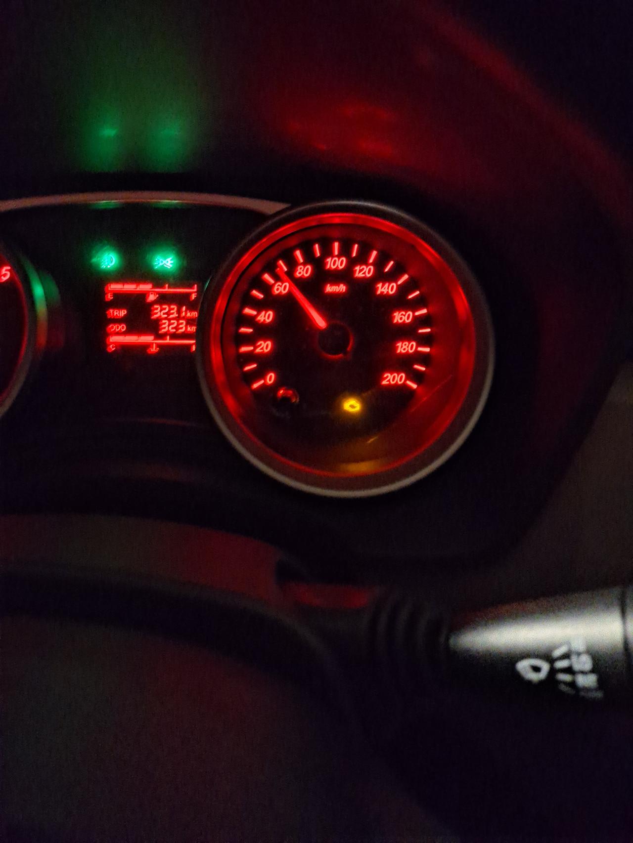 新五菱宏光s购车不到半个月,里程不到400公里,发动机故障灯