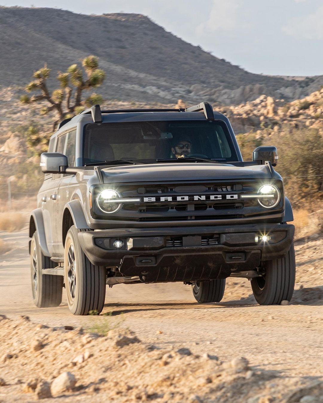 福特吉普野马牧马人