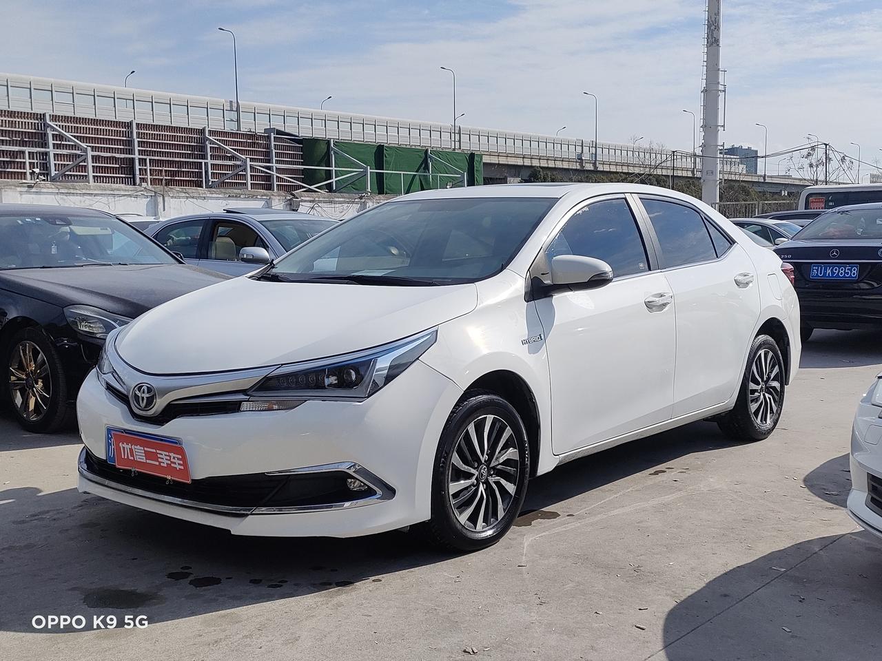 18年卡罗拉双擎18l混动