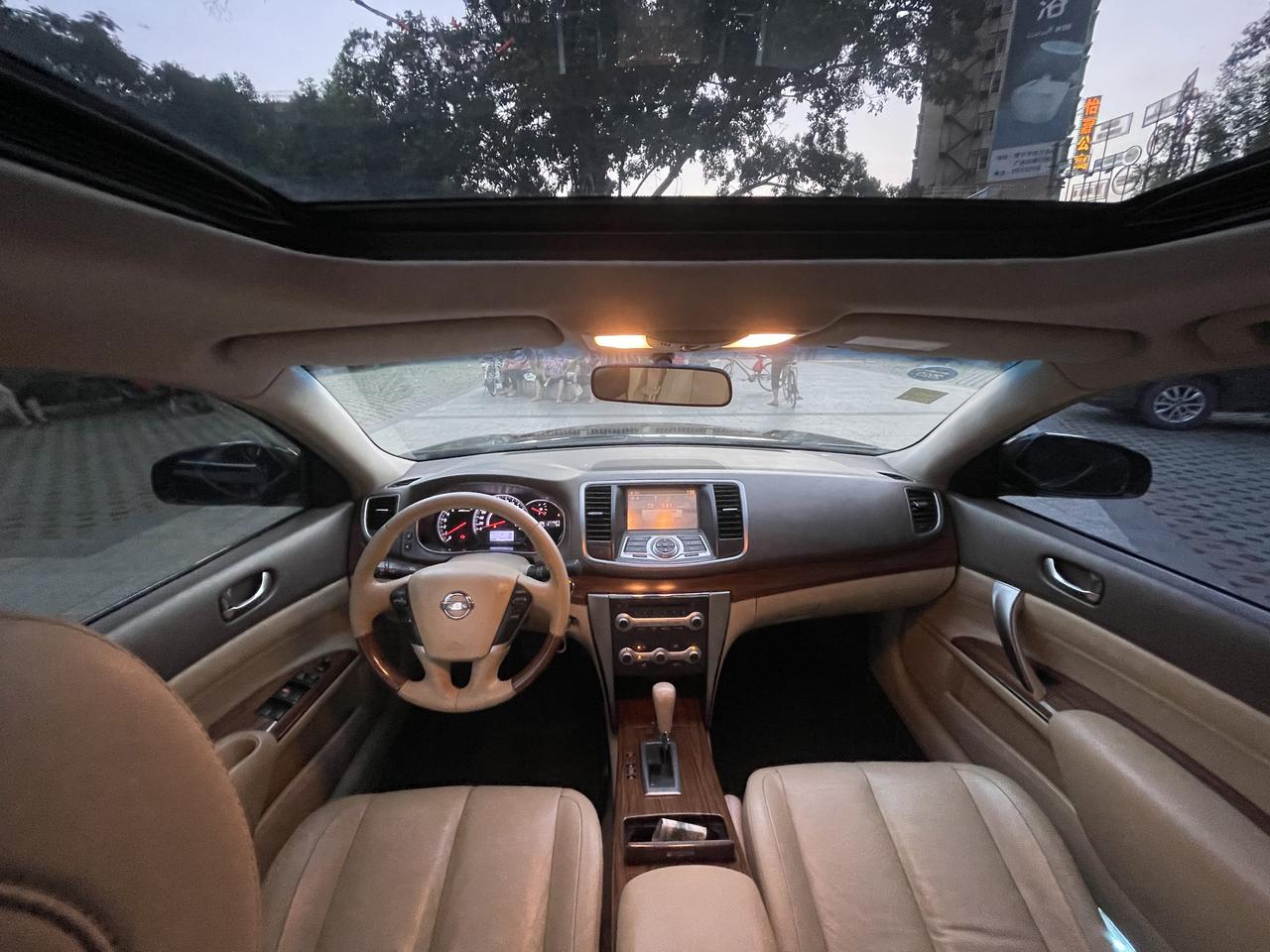 11年纯进口尼桑公爵王,2.5lv6尊雅版〔庆祝〕,一键启动