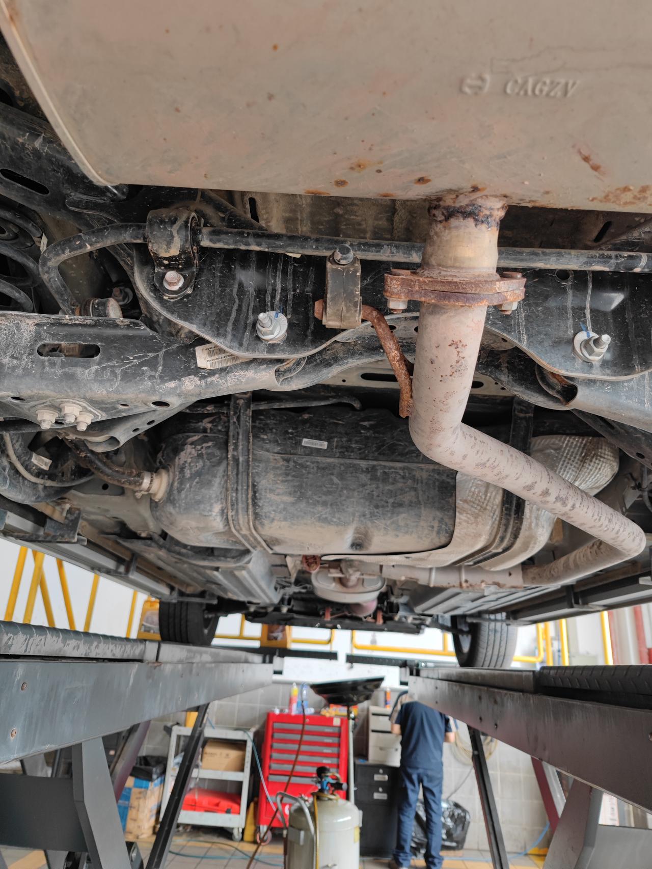 第三代哈弗h6max版底盘部件生锈