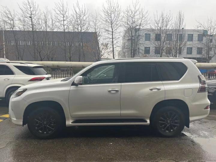 丰田霸道的豪华版是gx