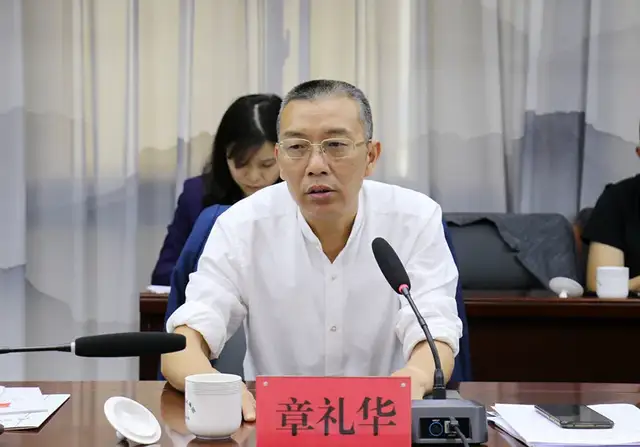 胡卫兵赴交发集团开展“我为群众办实事”实践活动暖心走访调研