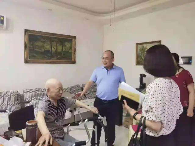 湘潭市交通运输局开展走访慰问困难党员活动