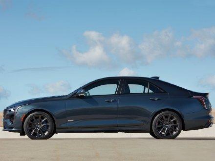 凯迪拉克ct4v国外面市了27t四缸可变缸发动机320匹马力10at后桥带限滑