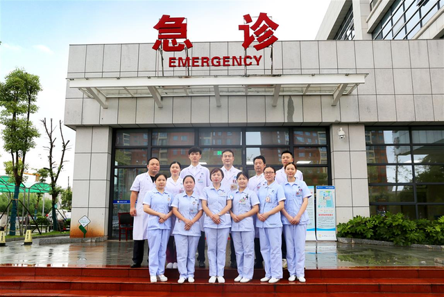 湘潭县人民医院创伤中心联合多学科成功救治一名严重多发创伤患者