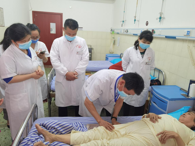 “我为群众办实事”——湘潭市中医医联体基层巡讲查房活动第二站：湘潭县中医医院