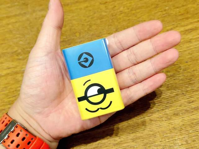 氘锋65W三口GaN充电器（小黄人版）超萌颜值，iPhone 13充电首选