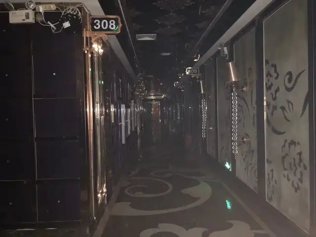16岁少女凌晨跳江身亡!同伴:事发前她在KTV陪8个男子喝酒(图14)