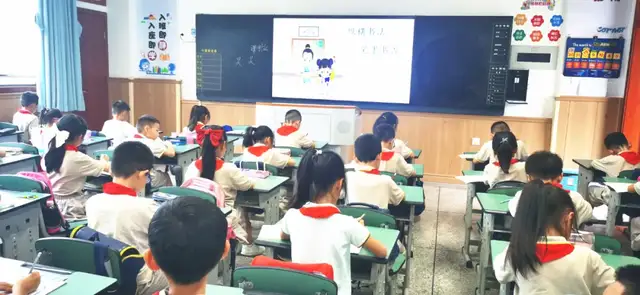 双流区实验小学外国语学校开展“纵横书法 笔墨书香”书法比赛