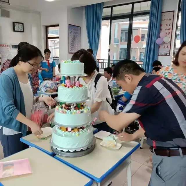 童心向党，我是红色基因传承人——记七年级欢庆六一、八年级离队建团仪式暨十四岁集体生日