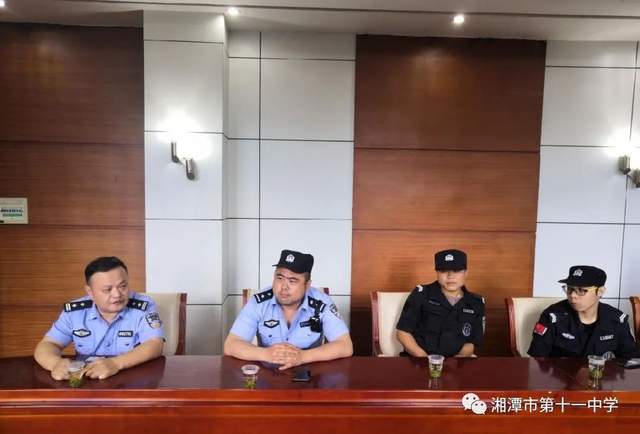 湘潭市十一中举行防恐处突培训演练