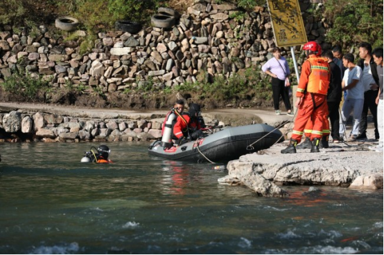 晚报|日本火箭发射被紧急叫停、美国发来国庆祝贺