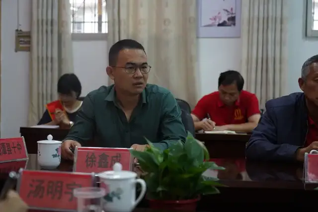 加速援建引擎，开启合作新篇 ——湘潭凤凰中学援建湘潭县十中道路提质改造工程签约仪式