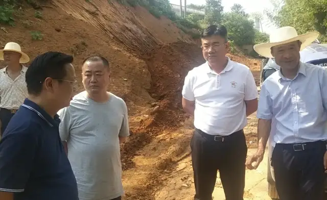 李宁湘视察姜道线项目