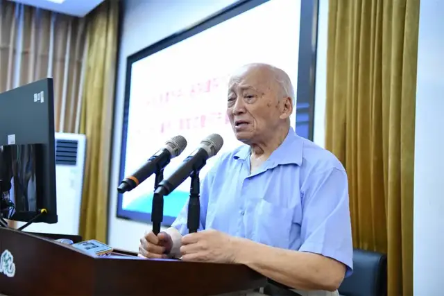 湘潭市中心医院举行《湘潭市中心医院志（2010—2019）》、《何志襄传》首发暨何志襄纪念铜像揭幕仪式