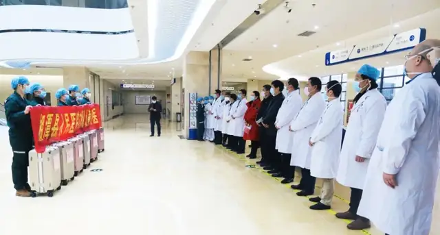 坚守医者初心 不负白衣使命 湘潭县人民医院组织观看电影《中国医生》