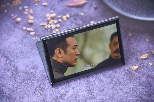 柔宇FlexPai 2评测：6999元购买折叠屏手机是一种怎样的体验？