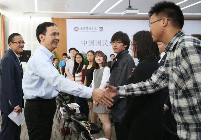 晚报|河南洪灾致302人死亡 本轮疫情蔓延15省26市