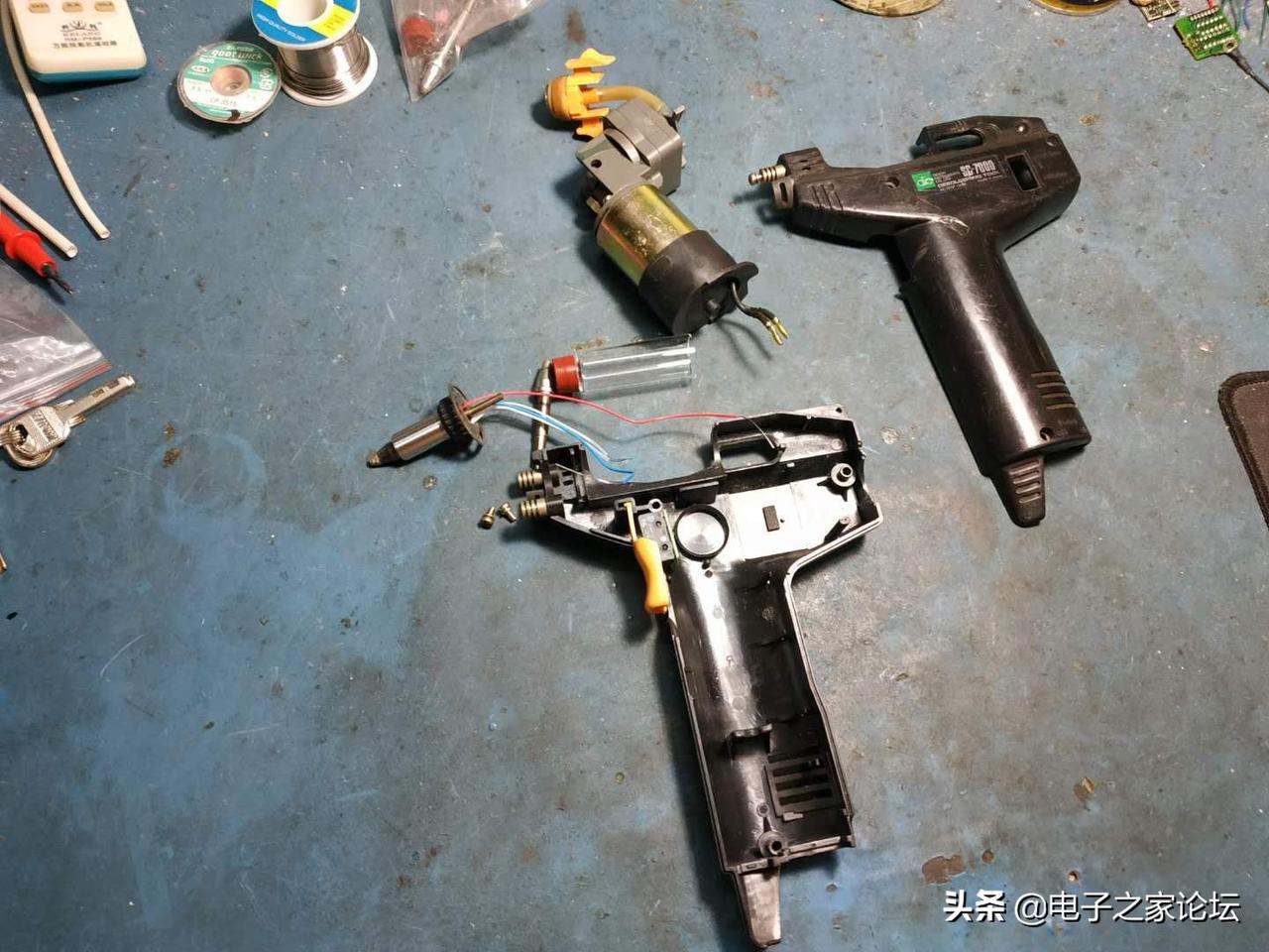 diy改装的电动吸锡器,也叫电动吸锡枪这是我同学发他圈子里