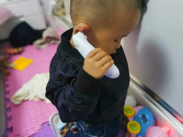 新升级更便捷——凡米发光耳温计使用